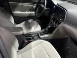 Hyundai Elantra 2019 года за 8 500 000 тг. в Алматы – фото 5