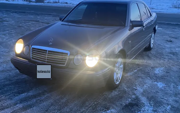 Mercedes-Benz E 230 1997 годаүшін2 800 000 тг. в Атырау