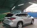 Toyota Highlander 2022 годаfor24 900 000 тг. в Алматы – фото 8