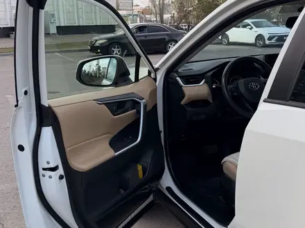 Toyota RAV4 2022 года за 15 000 000 тг. в Астана – фото 11