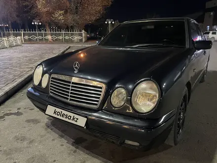 Mercedes-Benz E 55 AMG 1997 года за 4 500 000 тг. в Шымкент – фото 4