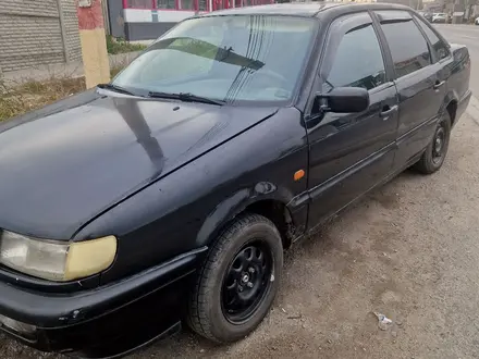 Volkswagen Passat 1994 года за 980 000 тг. в Тараз – фото 2