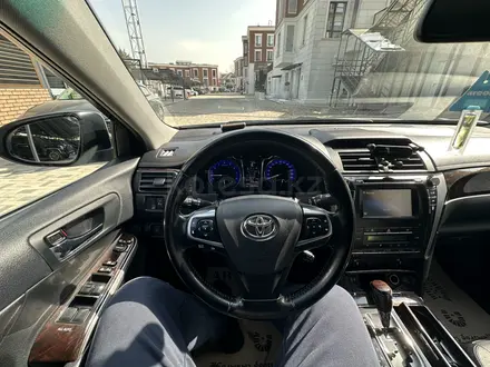 Toyota Camry 2015 года за 10 600 000 тг. в Алматы – фото 17