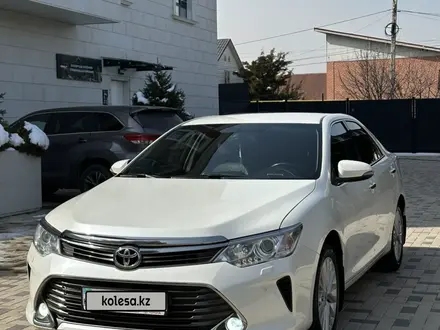 Toyota Camry 2015 года за 10 600 000 тг. в Алматы – фото 2