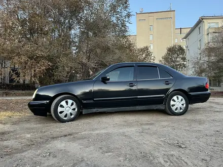 Mercedes-Benz E 200 1997 года за 1 850 000 тг. в Астана – фото 10