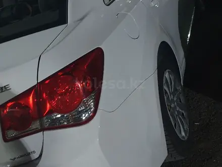 Chevrolet Cruze 2014 года за 5 200 000 тг. в Семей – фото 7
