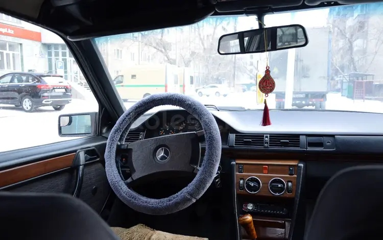 Mercedes-Benz E 230 1987 года за 1 200 000 тг. в Семей