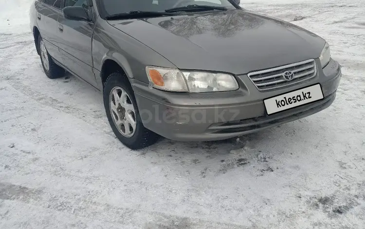 Toyota Camry 2000 года за 3 600 000 тг. в Алтай