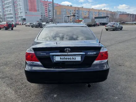 Toyota Camry 2004 года за 5 400 000 тг. в Петропавловск – фото 6