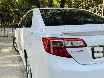 Toyota Camry 2014 года за 8 800 000 тг. в Шымкент – фото 2