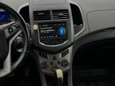 Chevrolet Aveo 2013 года за 3 800 000 тг. в Актау – фото 4