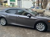 Toyota Camry 2019 года за 12 000 000 тг. в Уральск – фото 2