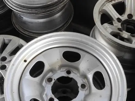 Диски колесные на Toyota Land Cruiser 105GX за 290 000 тг. в Караганда – фото 4