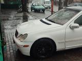 Mercedes-Benz C 320 2002 годаүшін4 850 000 тг. в Алматы – фото 2