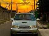 Kia Carnival 2004 года за 1 600 000 тг. в Шымкент – фото 3