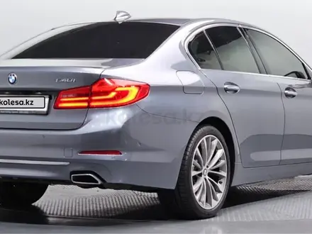 BMW 540 2018 года за 17 700 000 тг. в Алматы – фото 2
