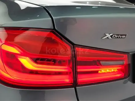 BMW 540 2018 года за 17 700 000 тг. в Алматы – фото 7