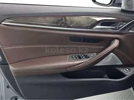 BMW 540 2018 года за 17 700 000 тг. в Алматы – фото 12
