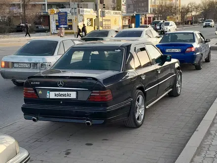 Mercedes-Benz E 280 1992 года за 1 150 000 тг. в Актау – фото 3