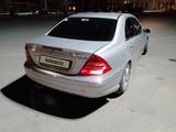 Mercedes-Benz C 230 2004 года за 3 500 000 тг. в Атырау – фото 2