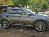 Toyota RAV4 2017 года за 10 500 000 тг. в Алматы – фото 3