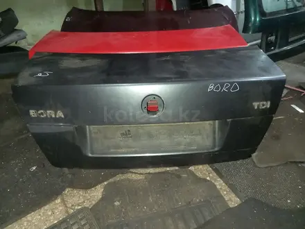 Крышка багажника фольксваген бора за 15 000 тг. в Караганда