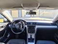 Volkswagen Passat 2013 года за 4 800 000 тг. в Атырау – фото 6