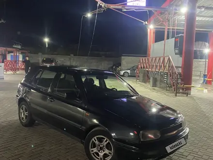 Volkswagen Golf 1993 года за 970 000 тг. в Алматы – фото 2