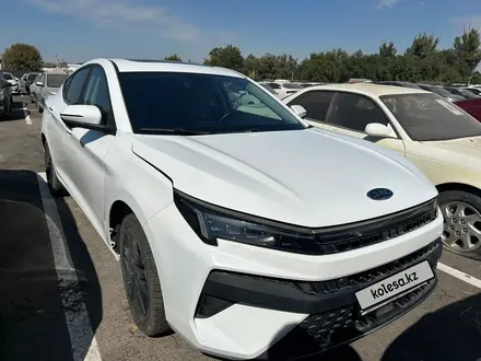 JAC J7 Plus 2024 года за 5 112 000 тг. в Алматы – фото 3