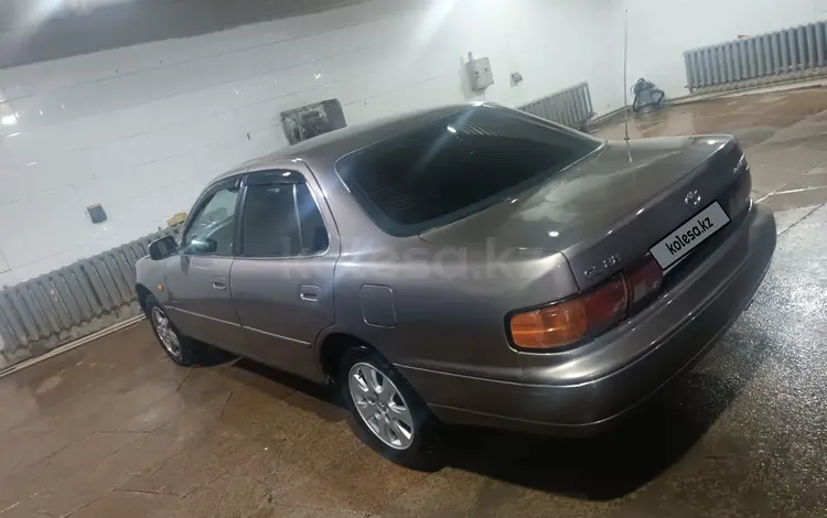 Toyota Camry 1992 года за 2 700 000 тг. в Астана