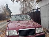 Mercedes-Benz E 200 1994 года за 1 480 000 тг. в Астана – фото 2