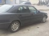 Mercedes-Benz C 200 1994 года за 1 730 000 тг. в Алматы – фото 3