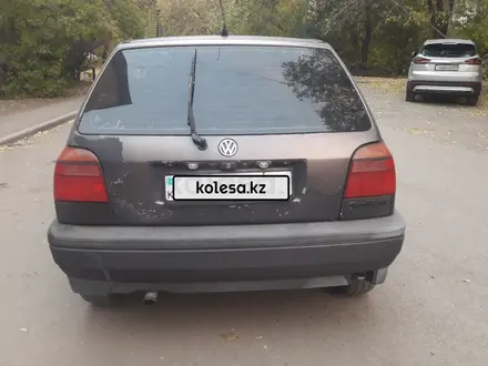 Volkswagen Golf 1992 года за 890 000 тг. в Караганда – фото 2