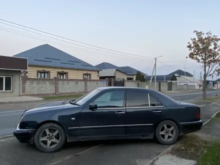 Mercedes-Benz E 280 1996 года за 2 000 000 тг. в Шымкент – фото 3