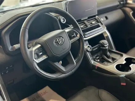 Toyota Land Cruiser Premium 2025 года за 71 145 500 тг. в Алматы – фото 4