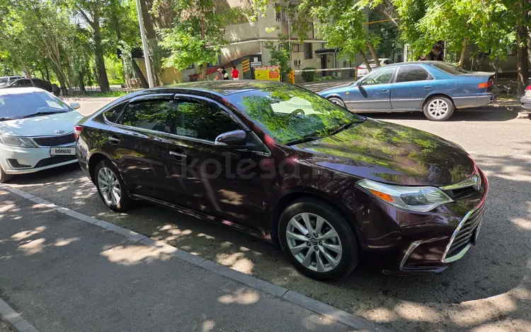 Toyota Avalon 2018 года за 11 000 000 тг. в Алматы