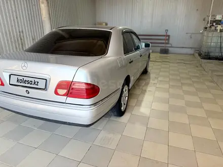 Mercedes-Benz E 230 1996 года за 1 850 000 тг. в Астана – фото 4