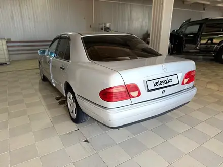 Mercedes-Benz E 230 1996 года за 1 850 000 тг. в Астана – фото 5
