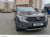 Toyota Highlander 2011 года за 12 360 635 тг. в Алматы