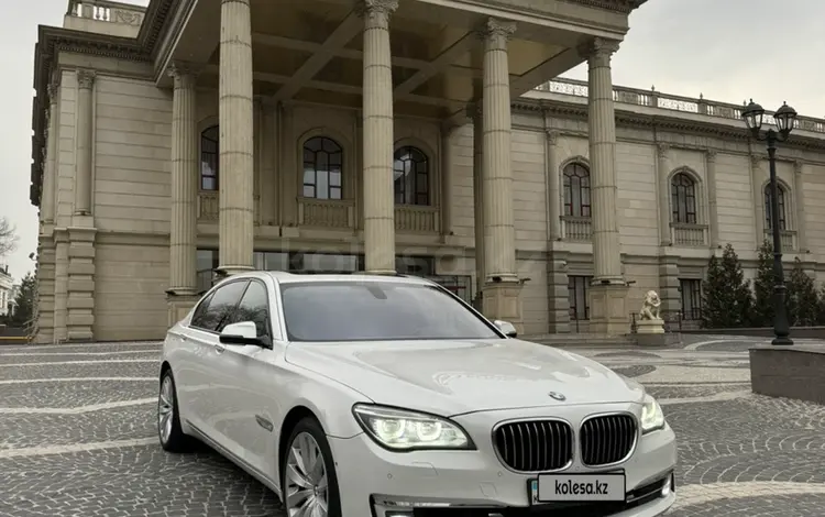 BMW 750 2013 года за 16 000 000 тг. в Алматы