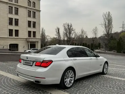 BMW 750 2013 года за 16 000 000 тг. в Алматы – фото 7