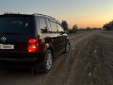 Volkswagen Touran 2007 года за 2 500 000 тг. в Караганда – фото 5