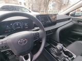 Toyota Camry 2024 года за 18 000 000 тг. в Актобе – фото 3