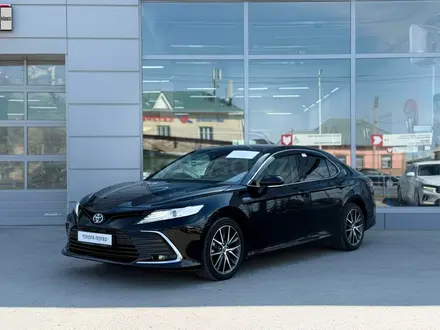 Toyota Camry Luxe 2023 года за 17 700 000 тг. в Шымкент