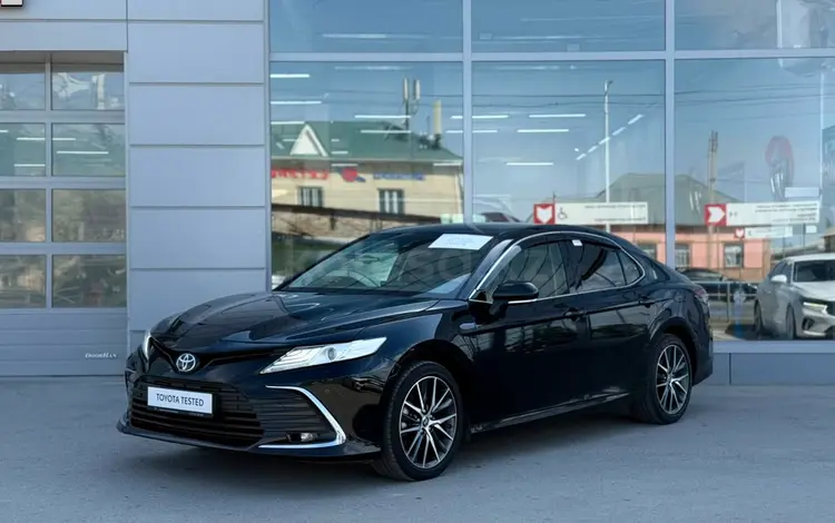 Toyota Camry Luxe 2023 года за 17 700 000 тг. в Шымкент