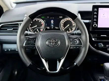 Toyota Camry Luxe 2023 года за 17 700 000 тг. в Шымкент – фото 12