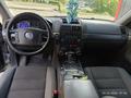 Volkswagen Touareg 2005 года за 4 500 000 тг. в Караганда – фото 7