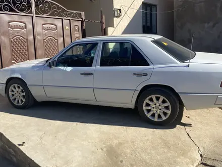 Mercedes-Benz E 230 1989 года за 1 300 000 тг. в Сарыагаш – фото 2