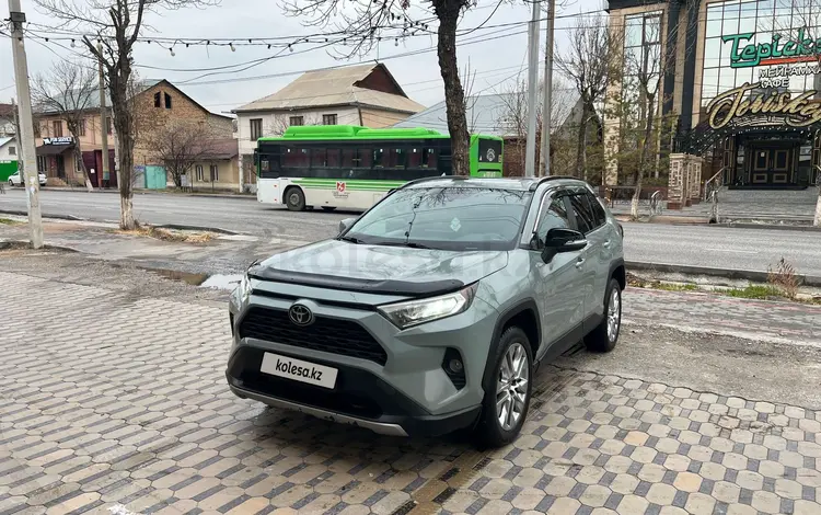 Toyota RAV4 2021 года за 13 000 000 тг. в Шымкент