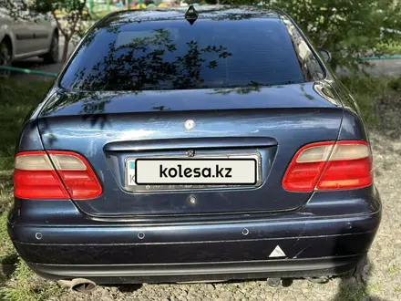 Mercedes-Benz CLK 230 1998 года за 2 400 000 тг. в Экибастуз – фото 10